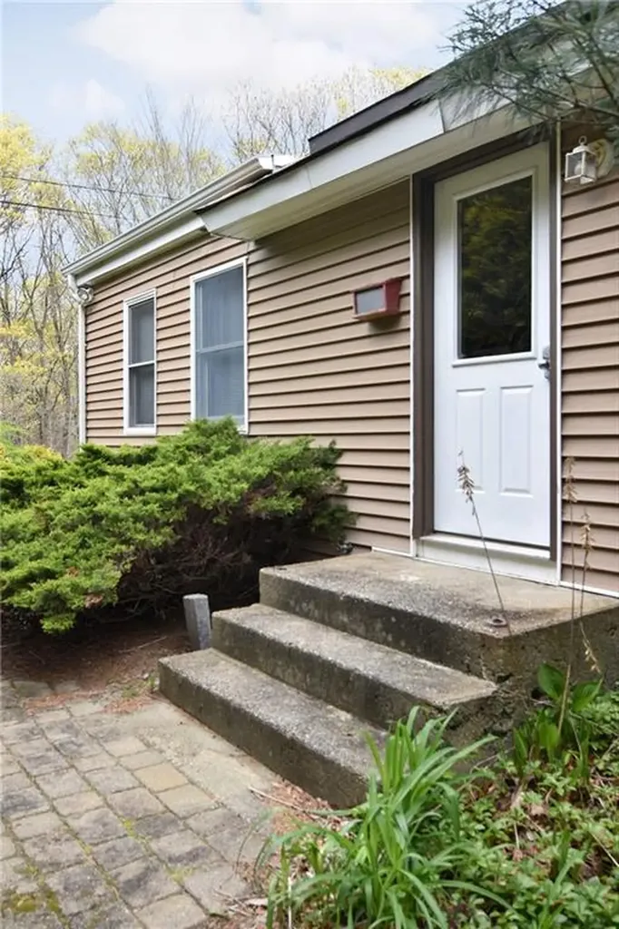 390 Pendar Road North Kingstown RI 02852