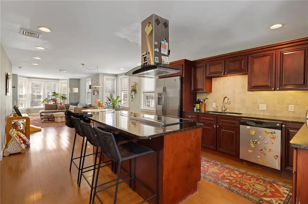 88 10th Street Providence RI 02906