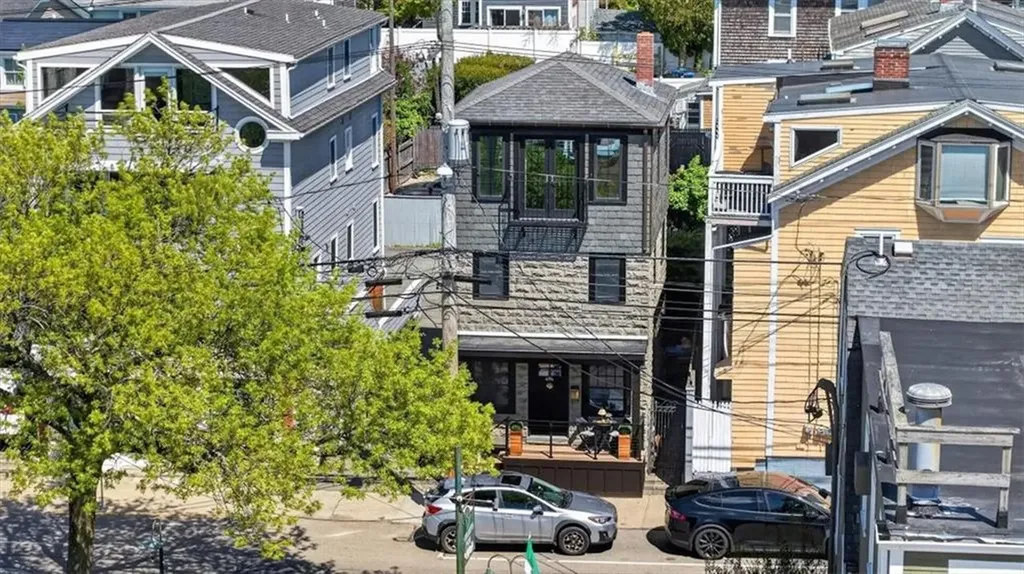 494 Thames St Street Newport RI 02840