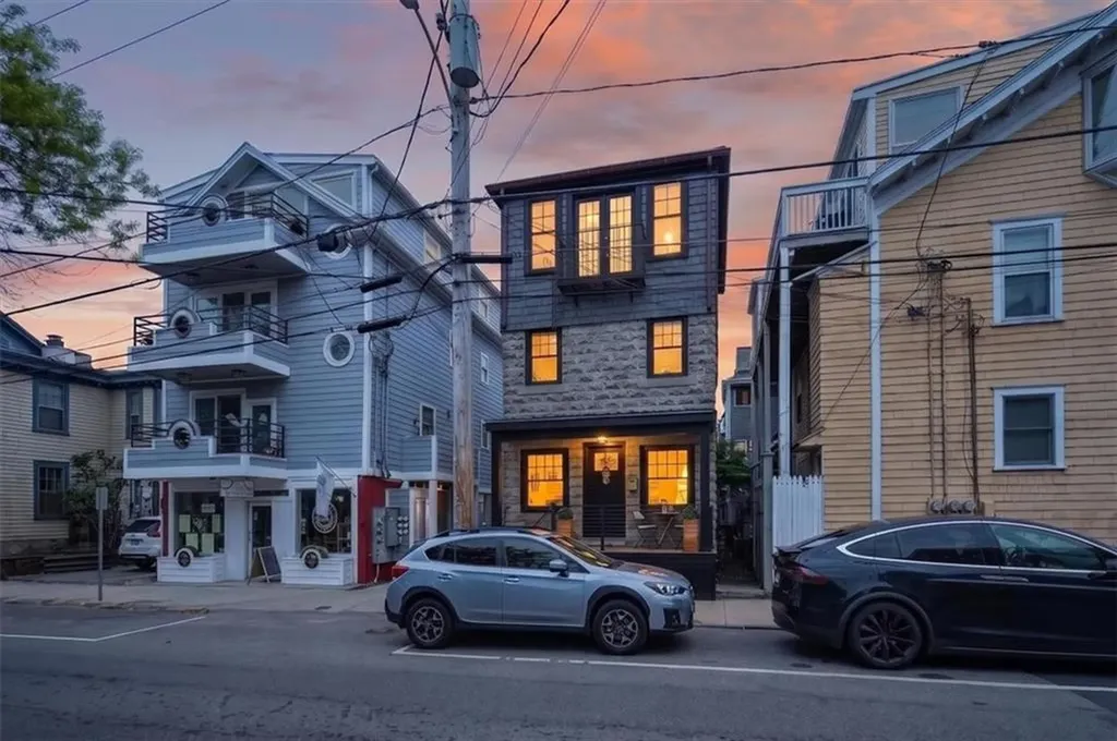 494 Thames St Street Newport RI 02840