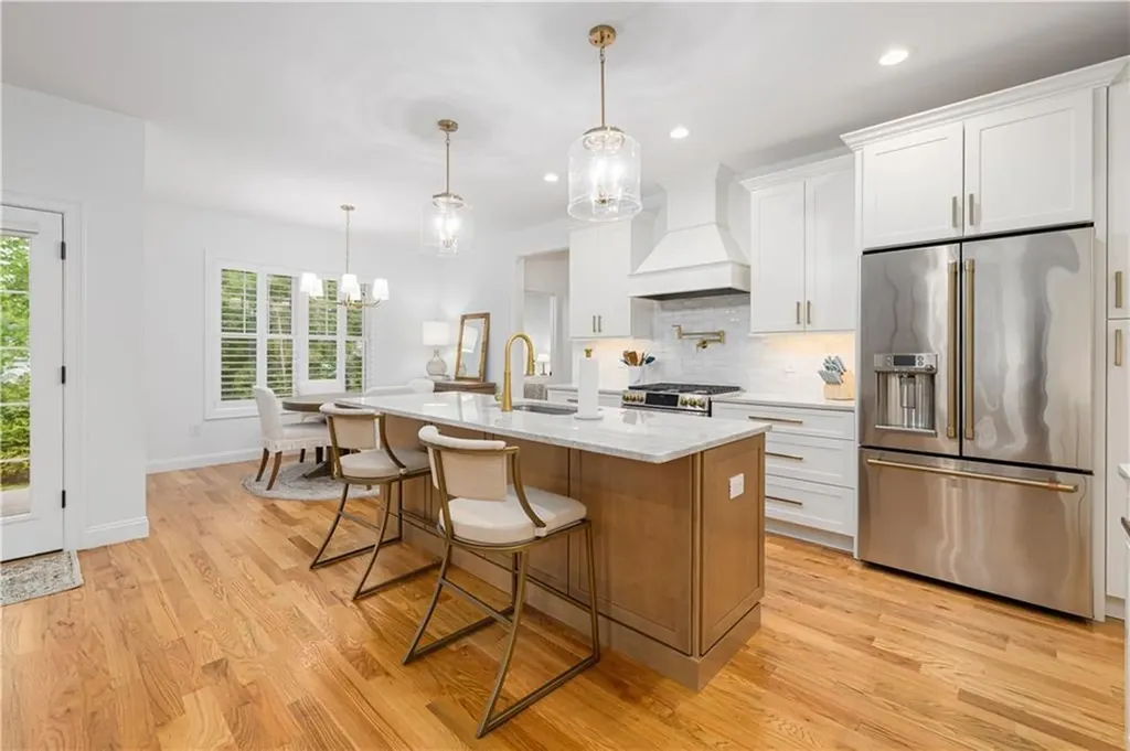 124 Oak Street South Kingstown RI 02879