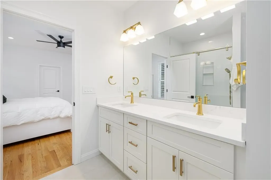 124 Oak Street South Kingstown RI 02879