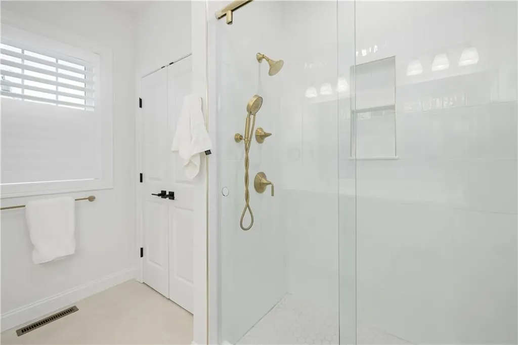 124 Oak Street South Kingstown RI 02879