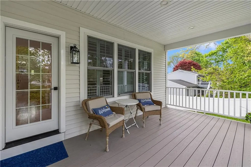 124 Oak Street South Kingstown RI 02879