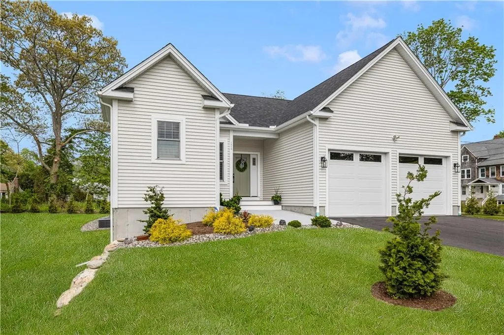 124 Oak Street South Kingstown RI 02879