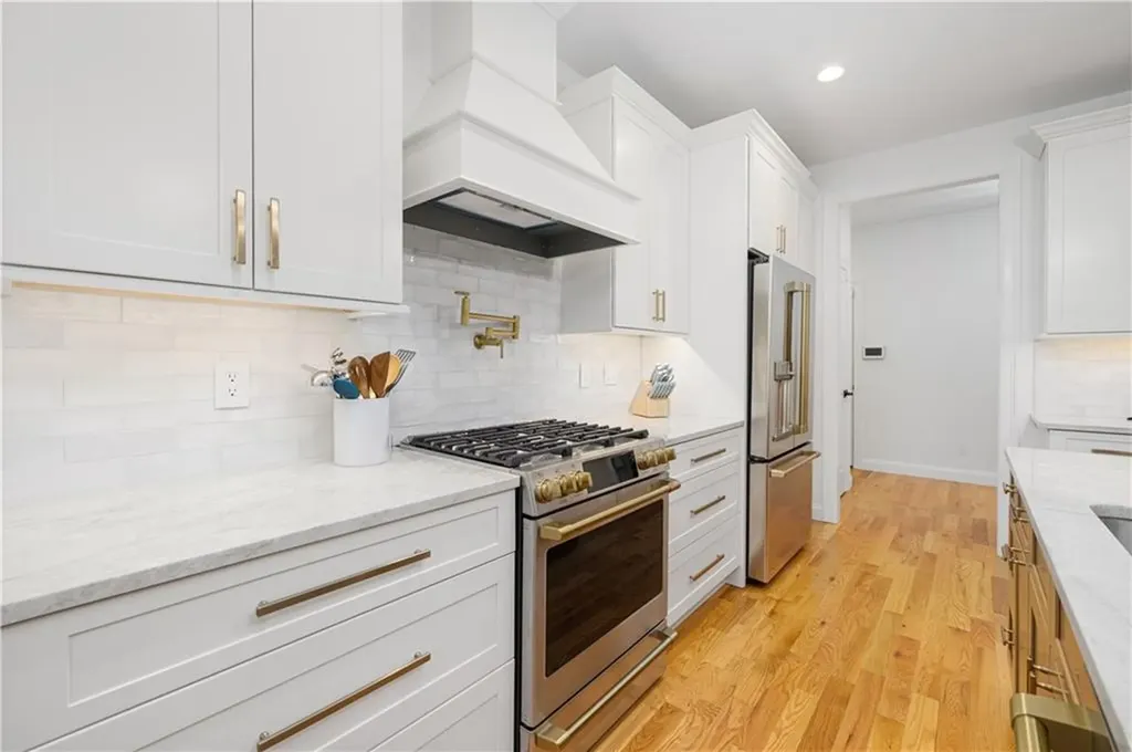 124 Oak Street South Kingstown RI 02879