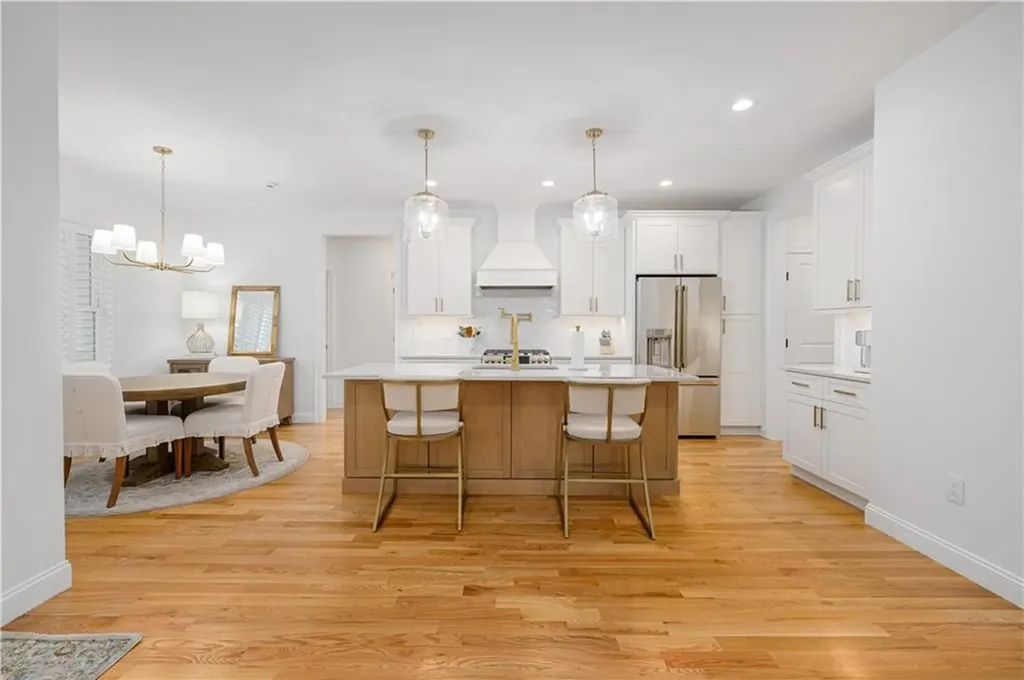 124 Oak Street South Kingstown RI 02879