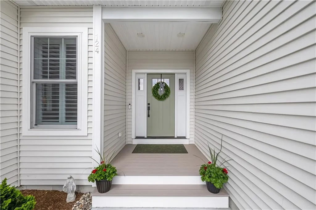 124 Oak Street South Kingstown RI 02879