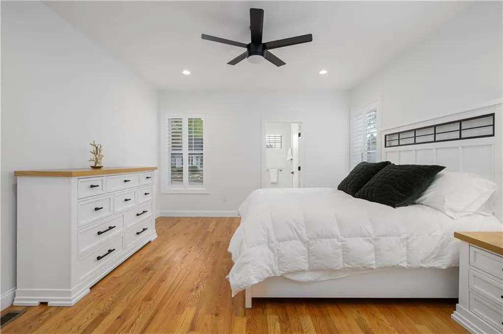 124 Oak Street South Kingstown RI 02879
