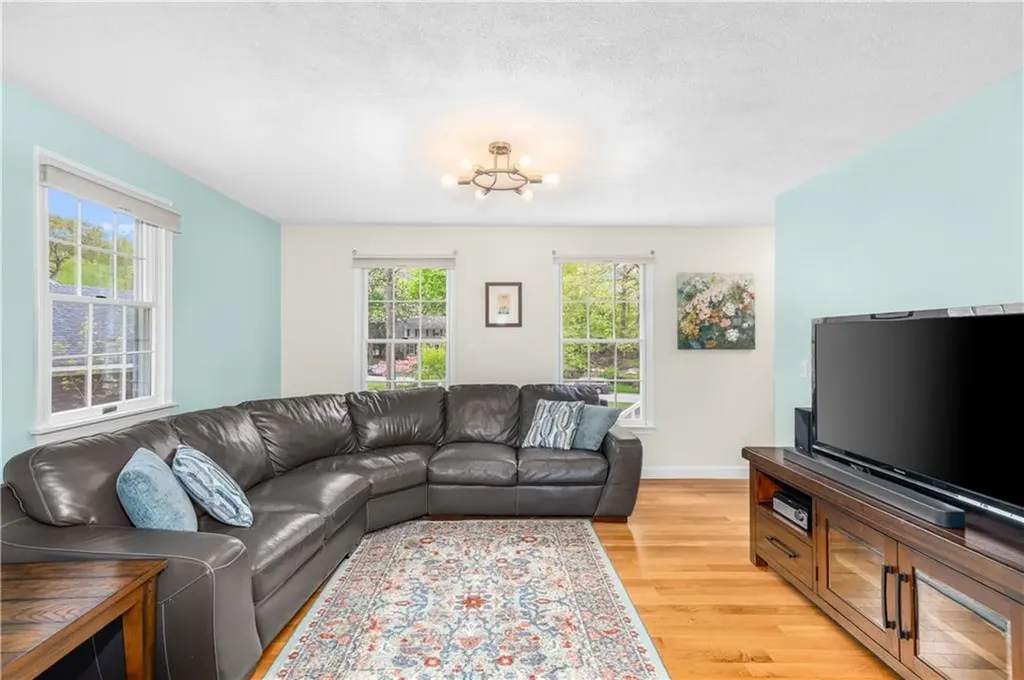 17 Will Croft Street Cumberland RI 02864