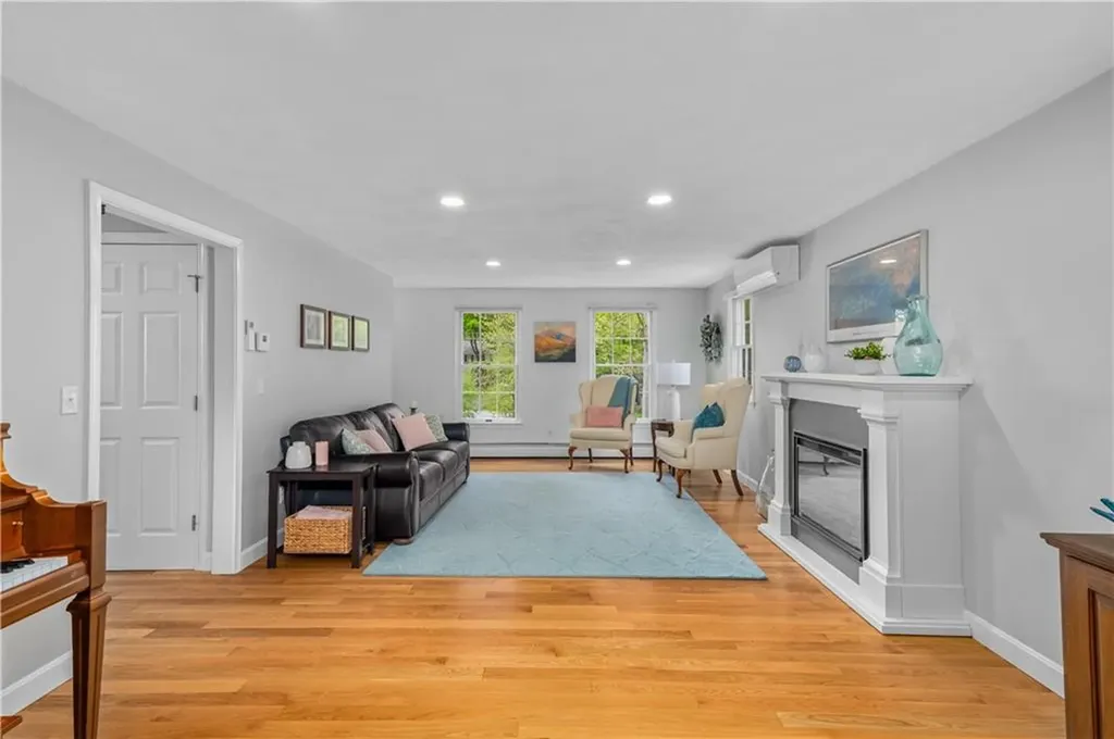 17 Will Croft Street Cumberland RI 02864