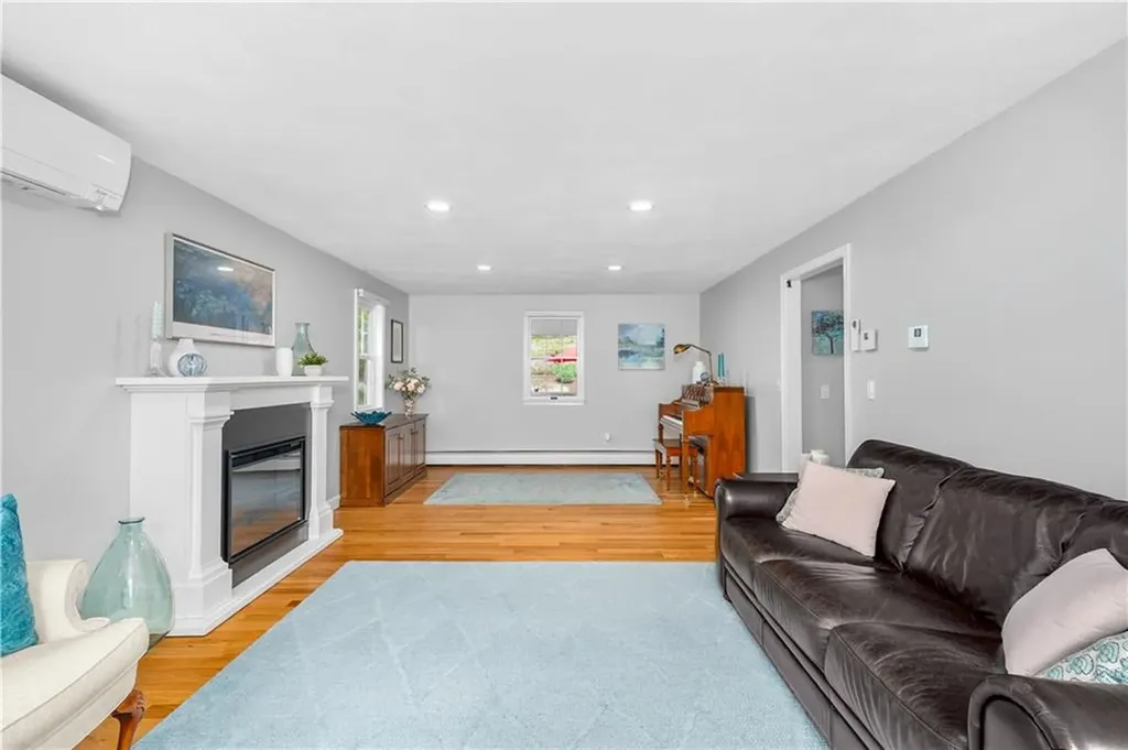 17 Will Croft Street Cumberland RI 02864