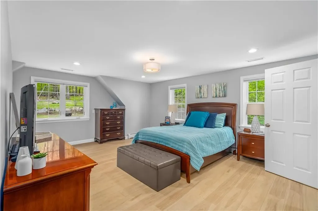 17 Will Croft Street Cumberland RI 02864