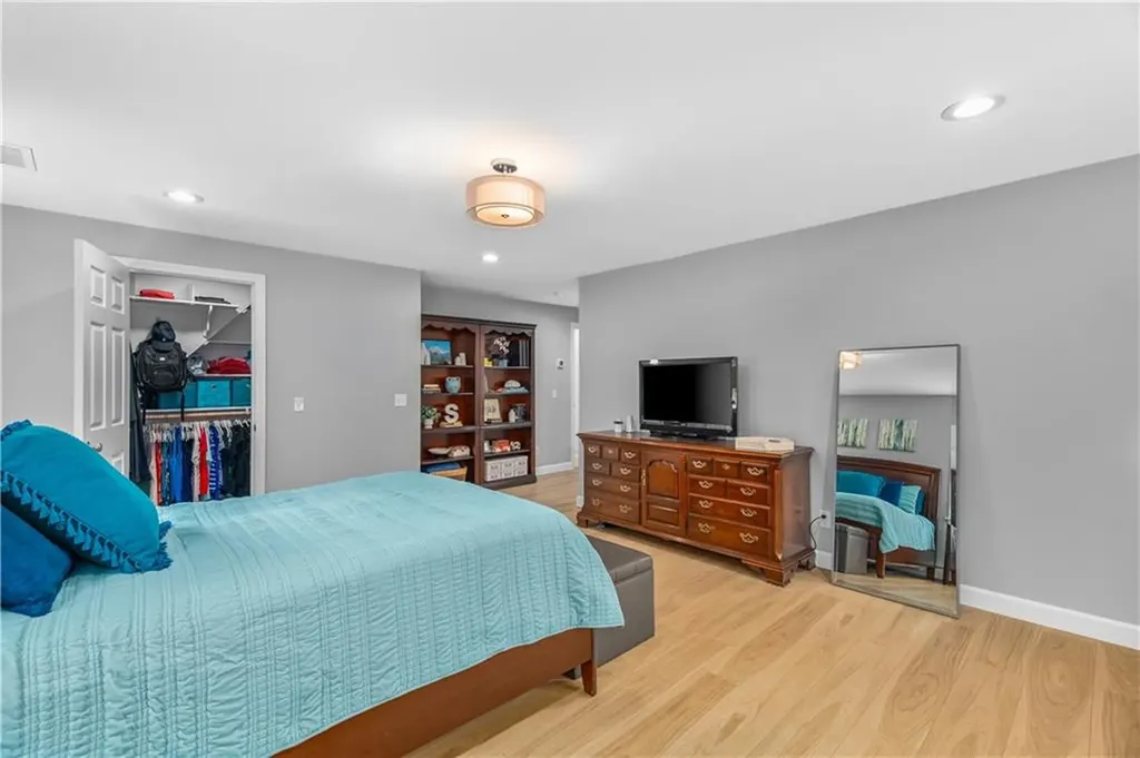 17 Will Croft Street Cumberland RI 02864