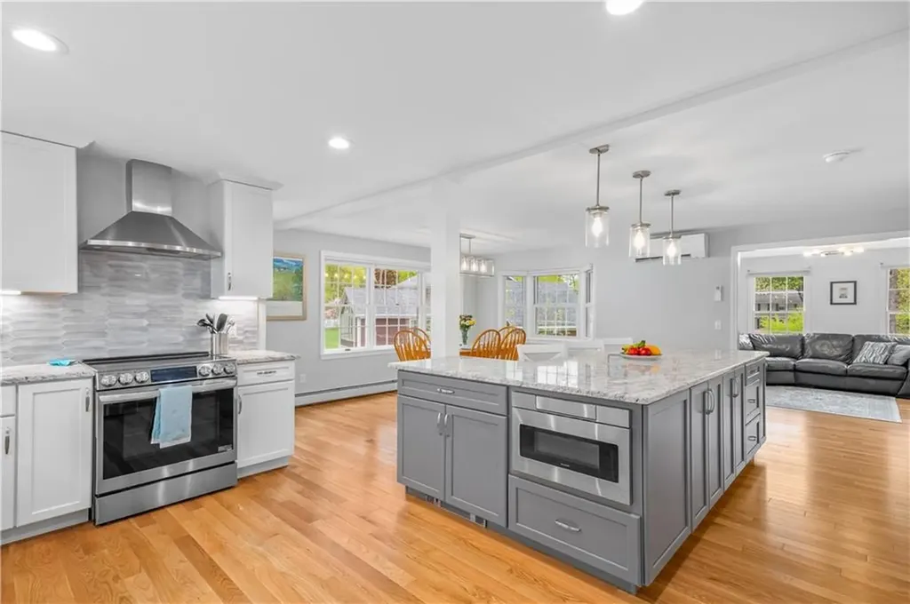 17 Will Croft Street Cumberland RI 02864