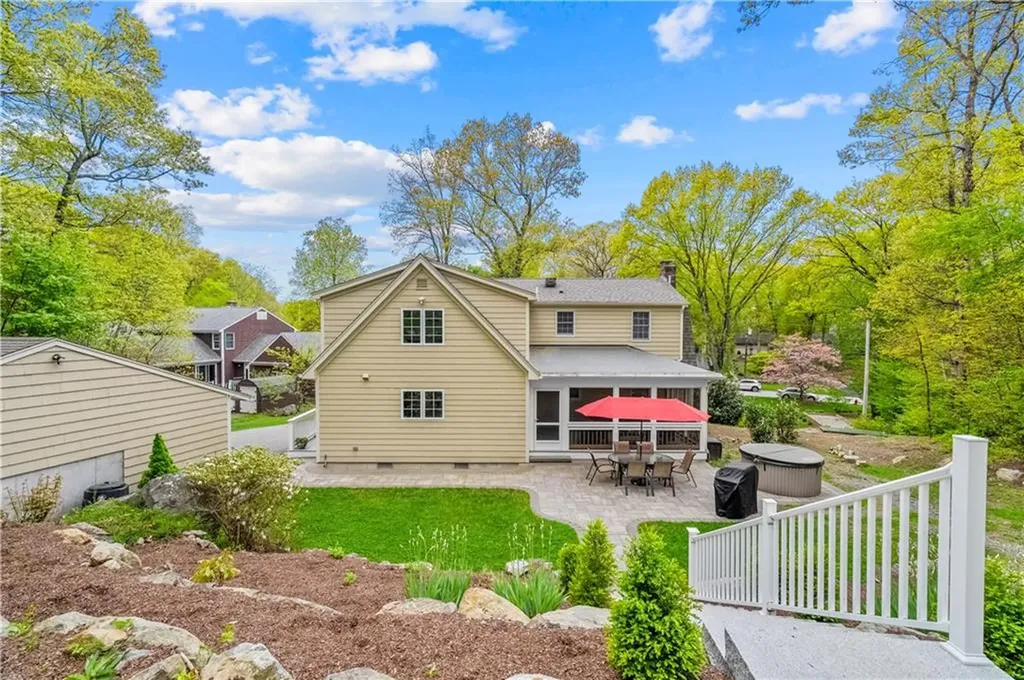 17 Will Croft Street Cumberland RI 02864