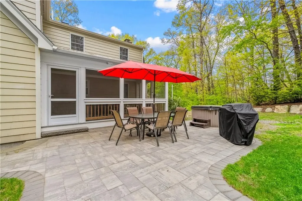 17 Will Croft Street Cumberland RI 02864