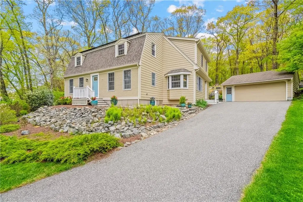 17 Will Croft Street Cumberland RI 02864