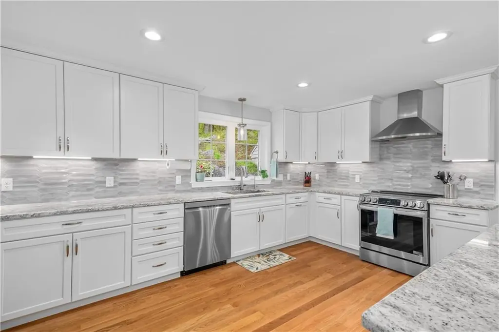 17 Will Croft Street Cumberland RI 02864