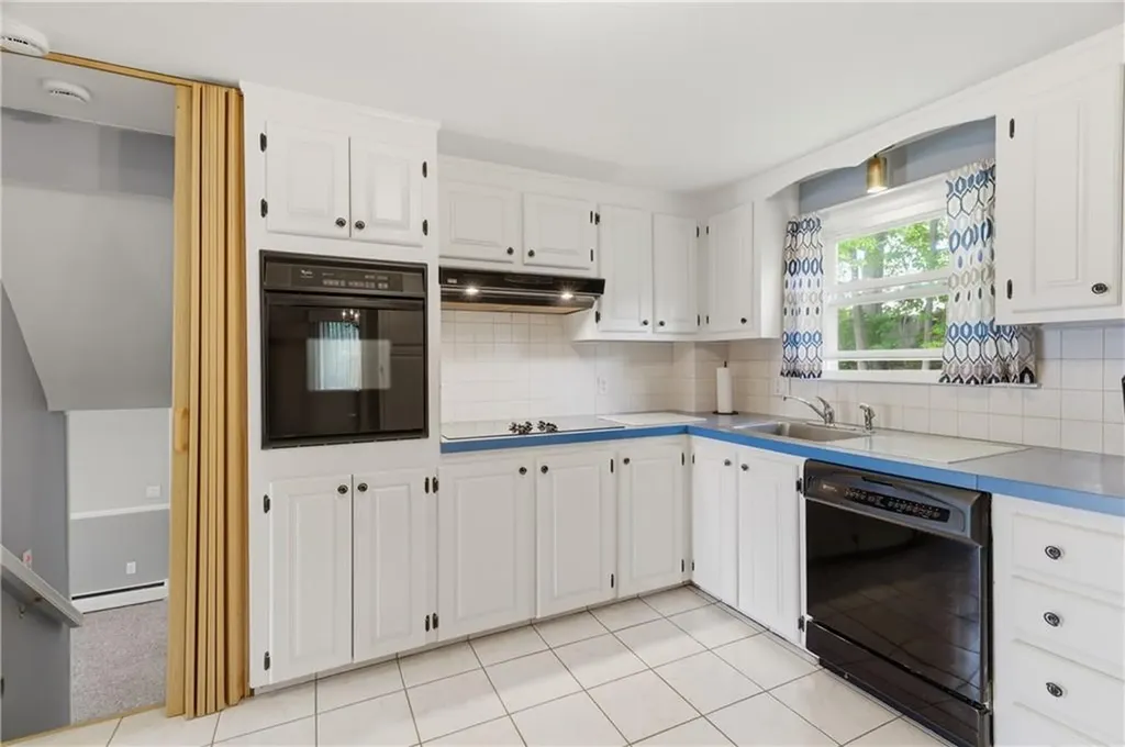 35 Superior View Boulevard North Providence RI 02911