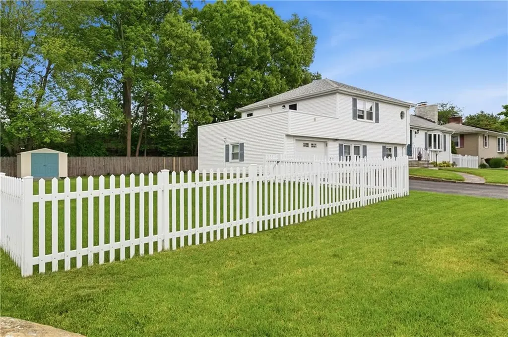 35 Superior View Boulevard North Providence RI 02911