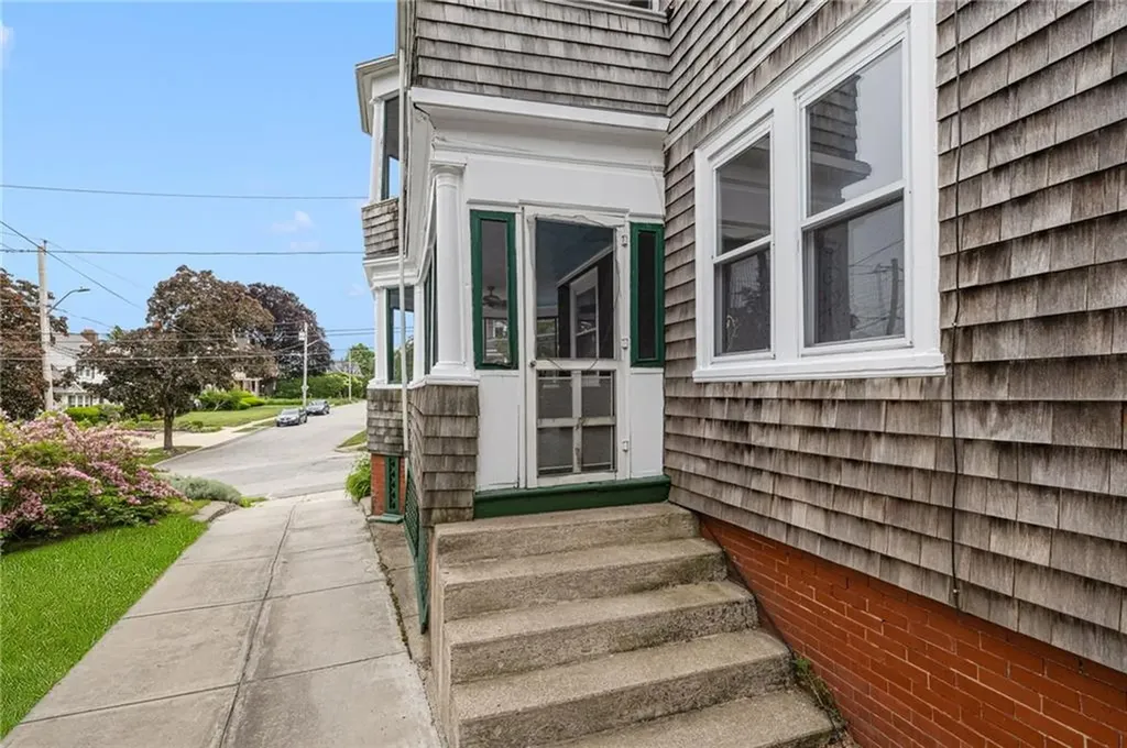 31 Windsor Road Cranston RI 02905