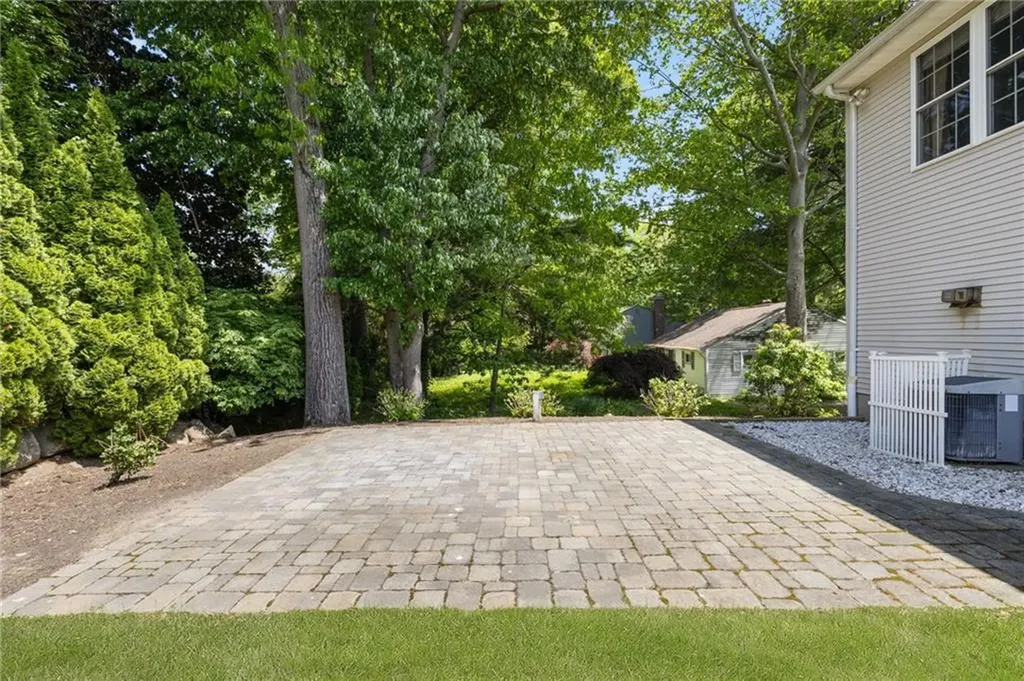 111 South Comstock Parkway Cranston RI 02921