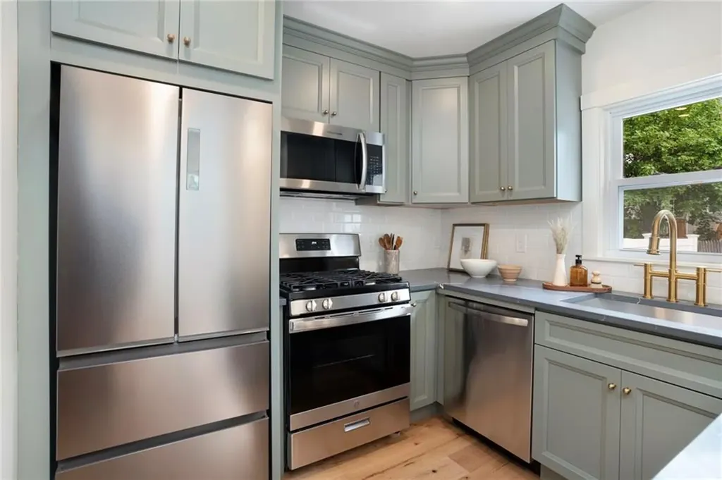 54 Grand View Street Providence RI 02906