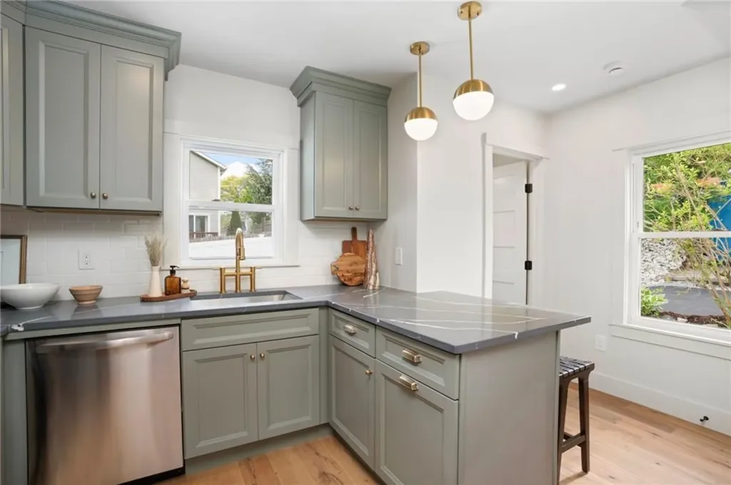 54 Grand View Street Providence RI 02906