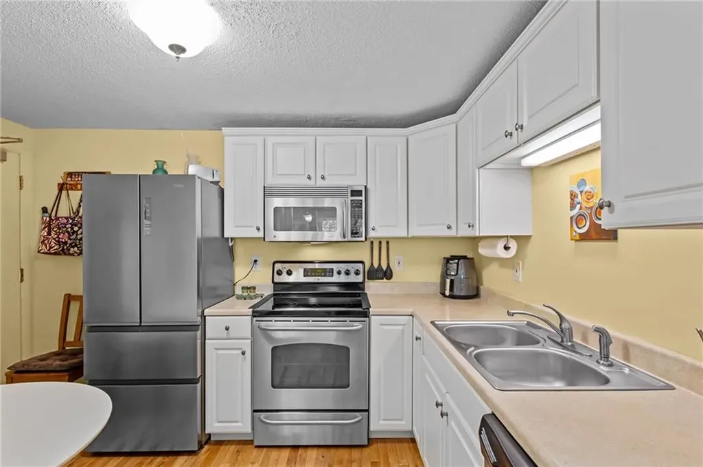 4080 Post Road Warwick RI 02886