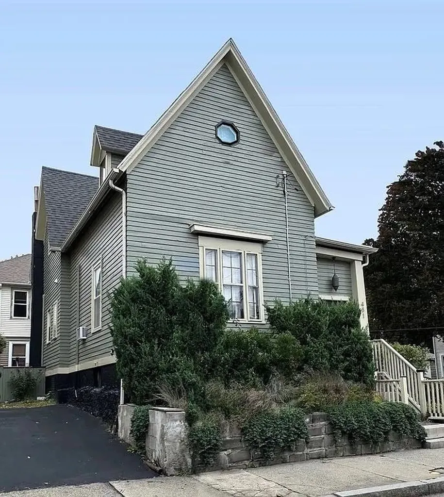 481 Pine Street Providence RI 02907