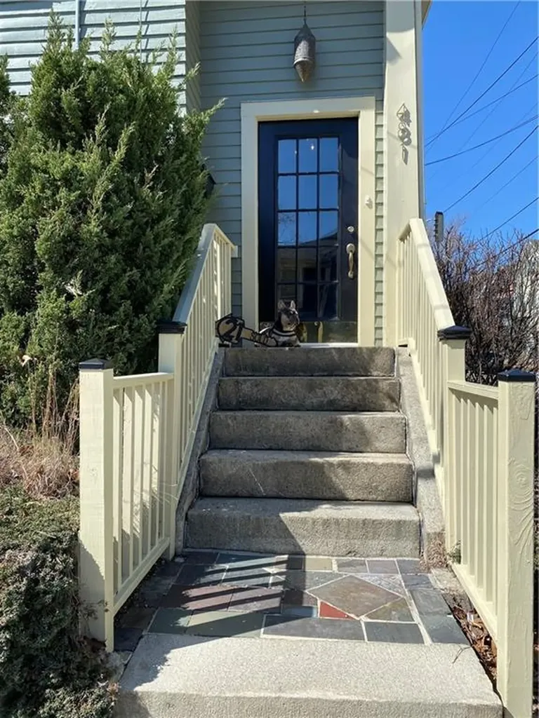 481 Pine Street Providence RI 02907