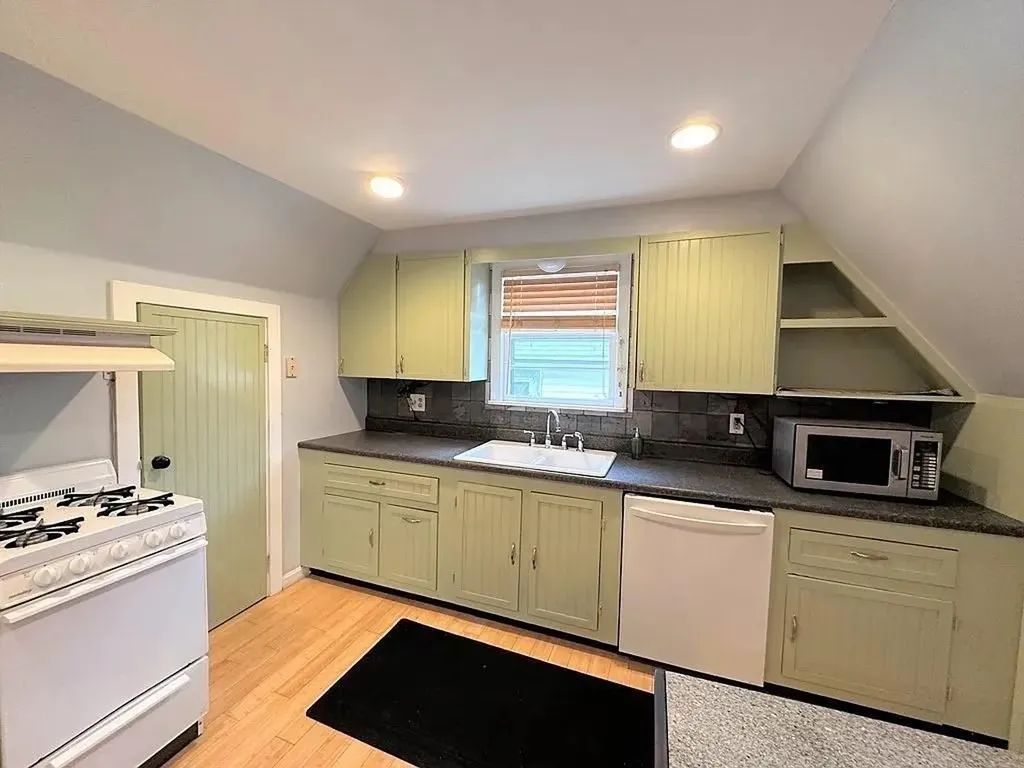 481 Pine Street Providence RI 02907