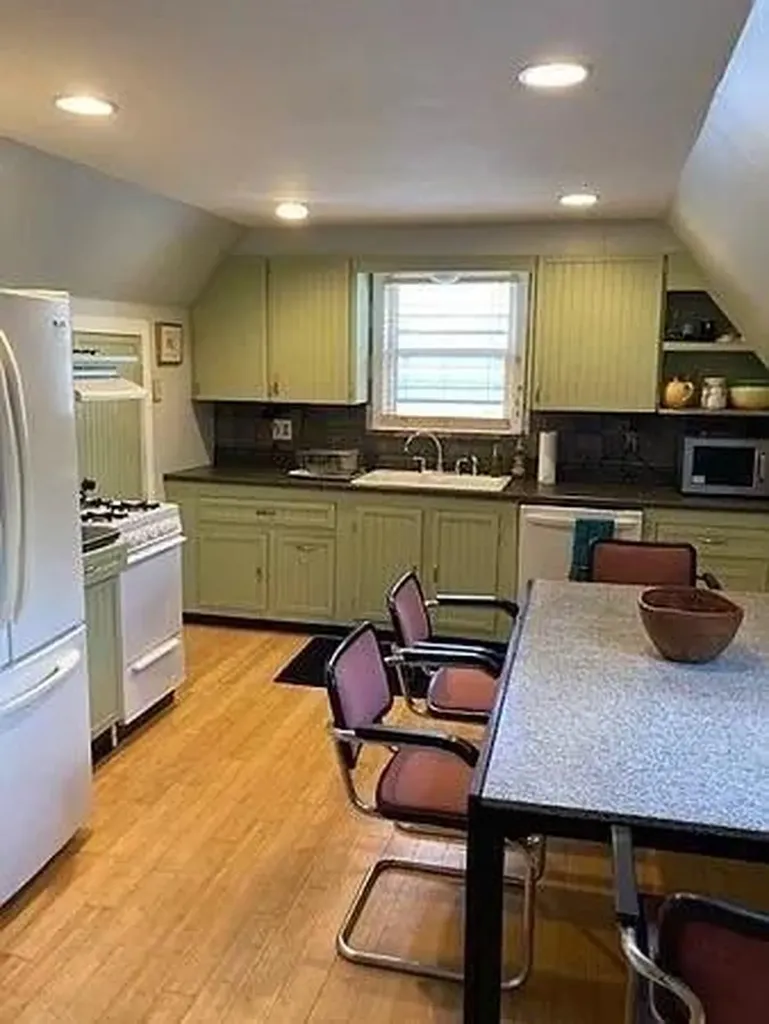 481 Pine Street Providence RI 02907