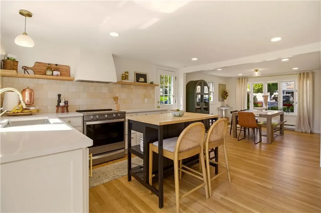8 Monterey Drive Bristol RI 02809