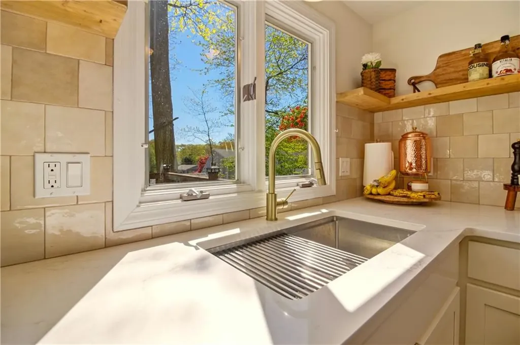 8 Monterey Drive Bristol RI 02809