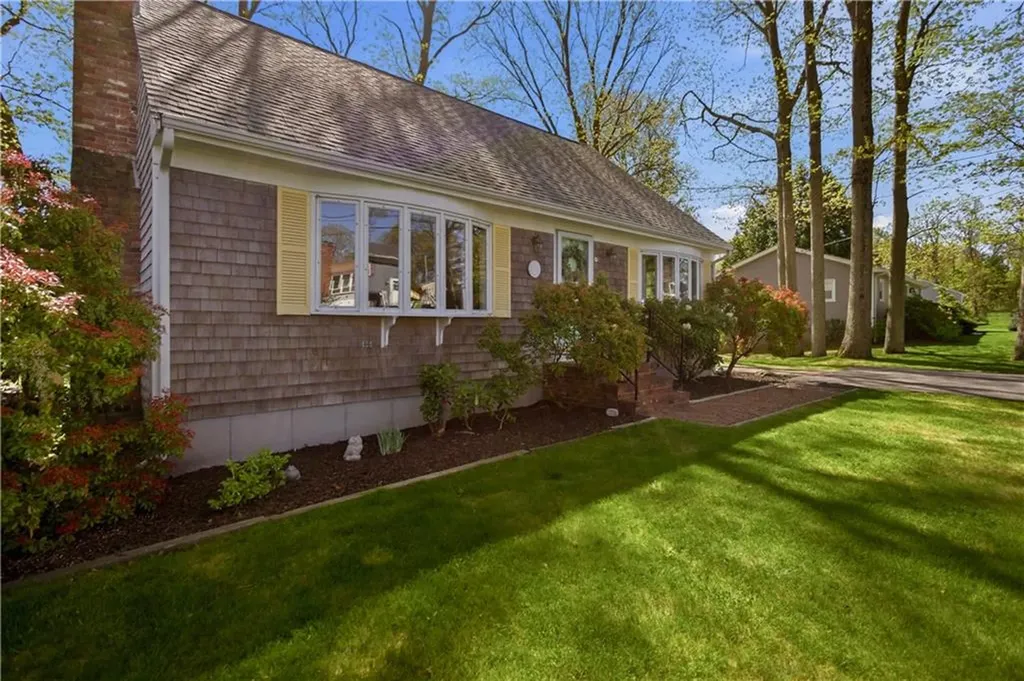 8 Monterey Drive Bristol RI 02809