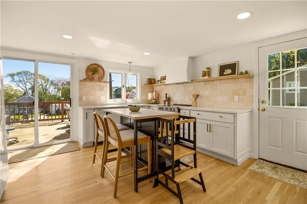 8 Monterey Drive Bristol RI 02809