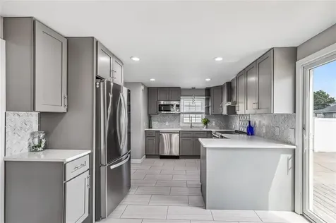 123 Scarborough Road Pawtucket RI 02861