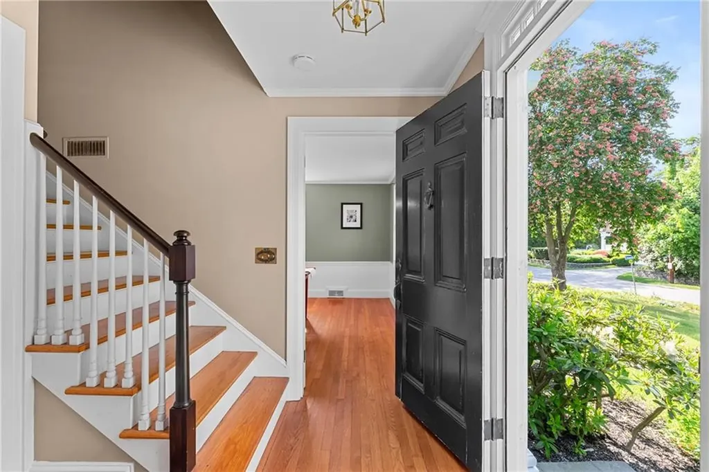 72 Ferry Lane Barrington RI 02806