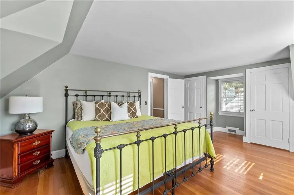 72 Ferry Lane Barrington RI 02806