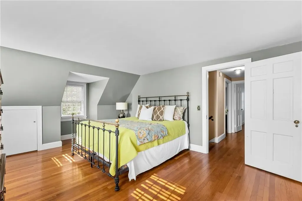 72 Ferry Lane Barrington RI 02806
