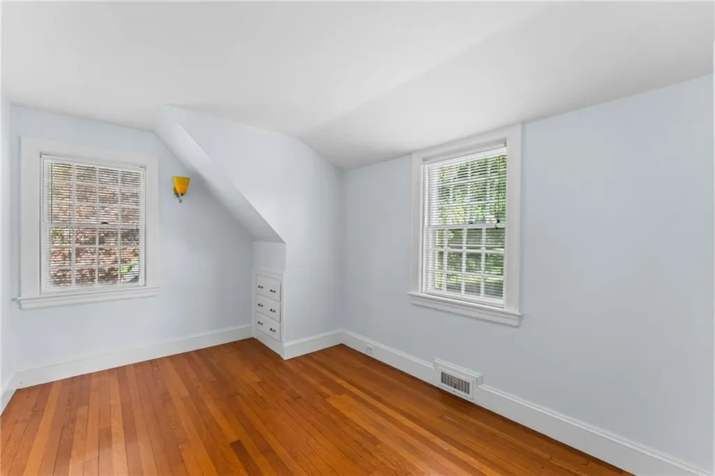 72 Ferry Lane Barrington RI 02806