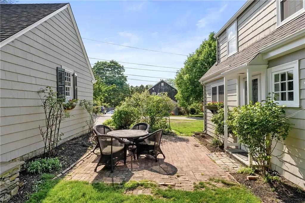 72 Ferry Lane Barrington RI 02806