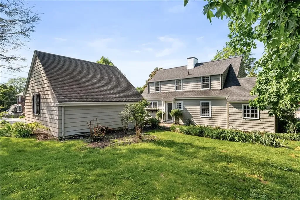 72 Ferry Lane Barrington RI 02806