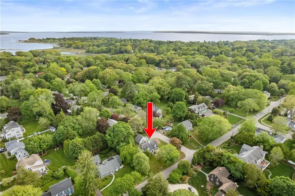 72 Ferry Lane Barrington RI 02806