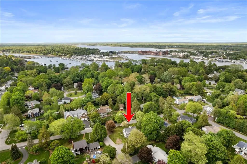 72 Ferry Lane Barrington RI 02806