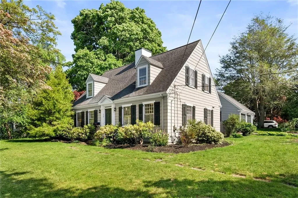 72 Ferry Lane Barrington RI 02806