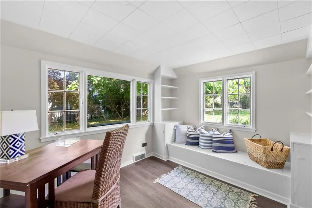 72 Ferry Lane Barrington RI 02806