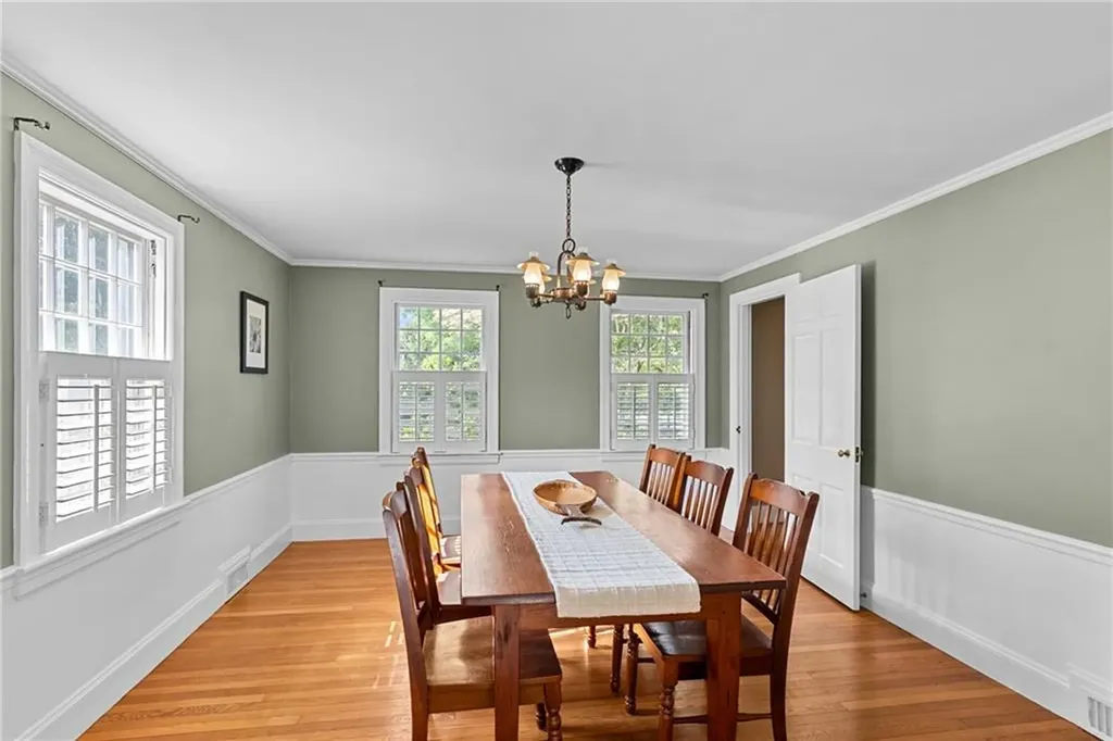 72 Ferry Lane Barrington RI 02806